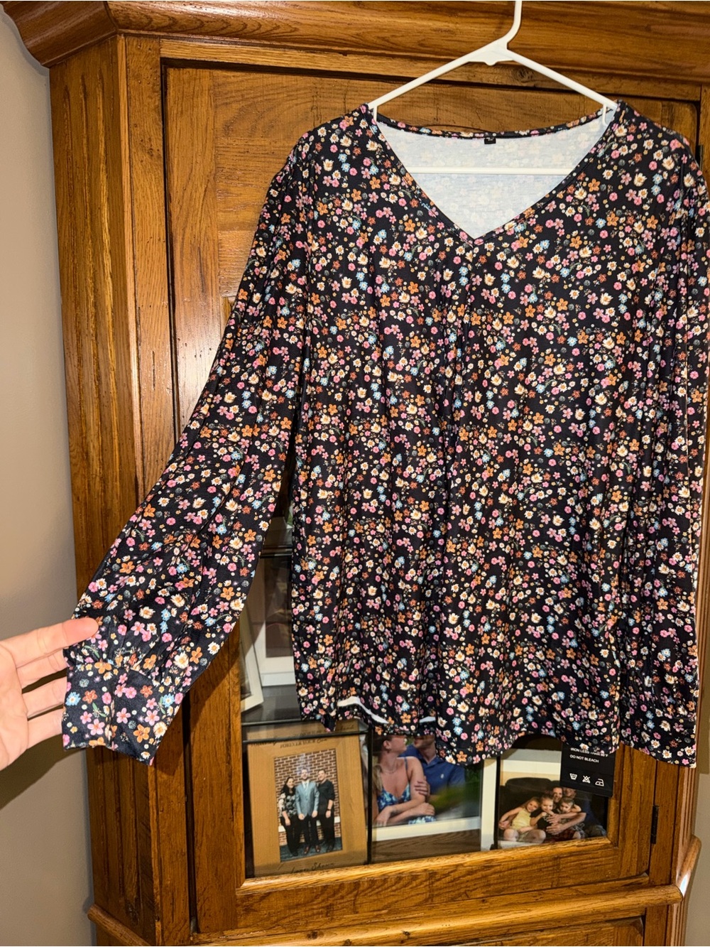 NEW NWT XL Navy Floral V-Neck Long Sleeve Top with Pink & Orange Flowers